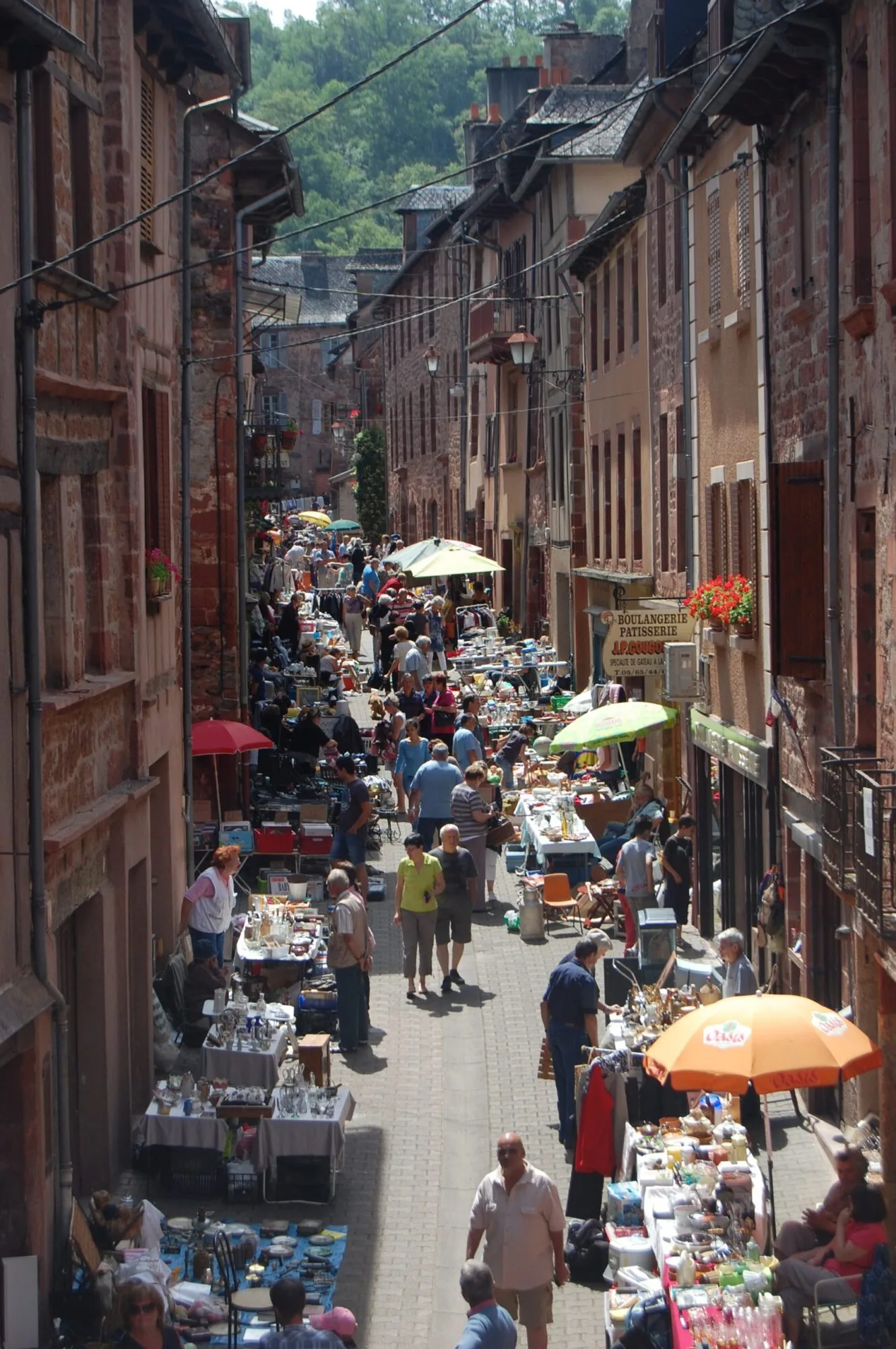 Vide grenier gratuit rue Droite à Villecomtal